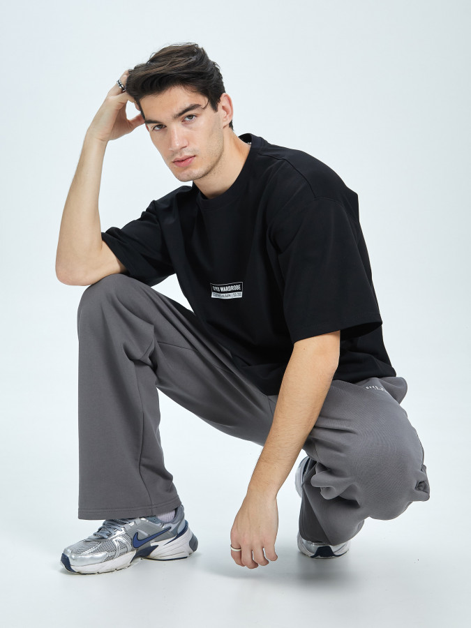 1283931-220x320.jpg